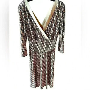 Size 14 surplice ‎ style faux wrap dress. Gathered waist. Silky feel & stretchy.